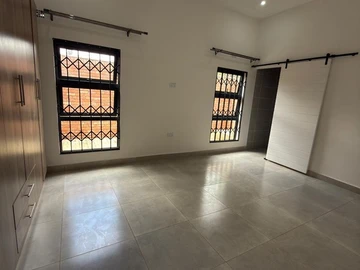 3 Bedroom Garden Flat