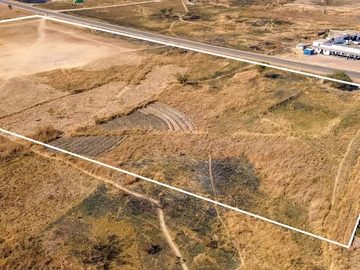 Commercial & Industrial Land