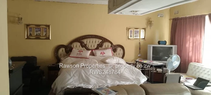 Hillside House For Sale (Sole Mandate)