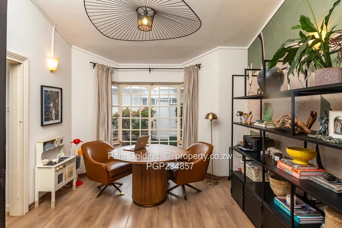 Modern 3-Bedroom Townhouse in Sought-After Greenhithe Mews (Sole Mandate)