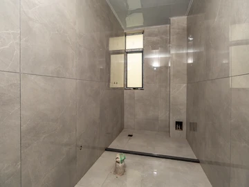 4 Bedroom Garden Flat