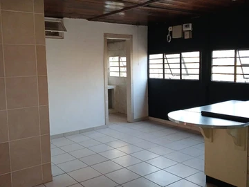 2 Bedroom Flat & Apartment