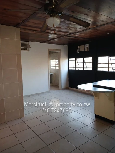 Charming spacious 2 bedroom cottage!
