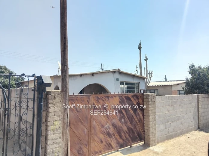 3 Bedroom House For Sale | Magwegwe West, Bulawayo (Sole Mandate)