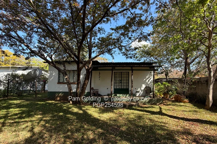 Stunning Property in Old Victoria Falls