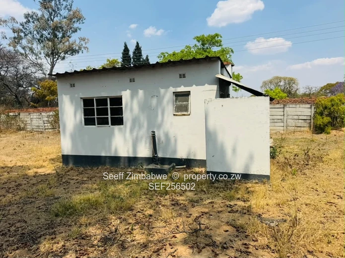 3-Bedroom Family Property On Over 1 Acre