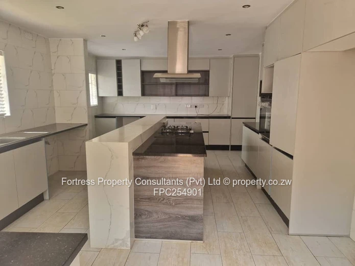 Spacious Quinnington 6-Bed Home with Pool & Borehole