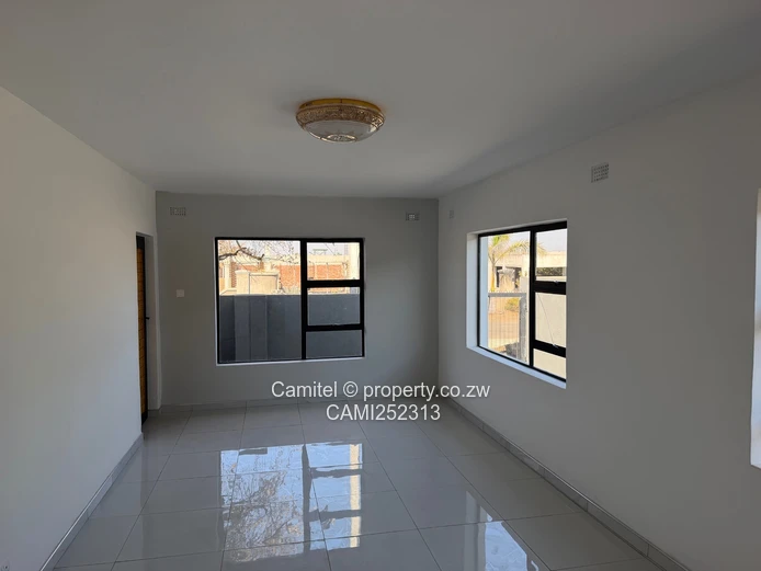 Modern Arlington 4-Bed Townhouse,Borehole ,Solar & 24hr Security