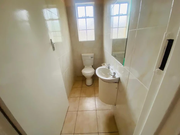 4 Bedroom Flat & Apartment