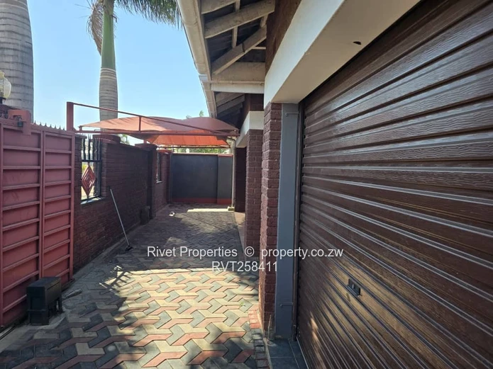 Vacant House To Let In Madokero