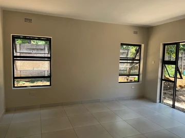 3 Bedroom Flat & Apartment