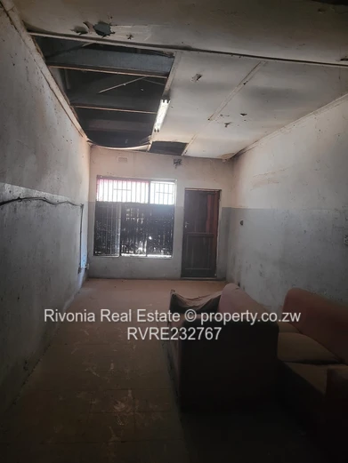 Commercial property in Highfield Mastones