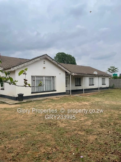 Solid Starter Home in Windsor  (Sole Mandate)