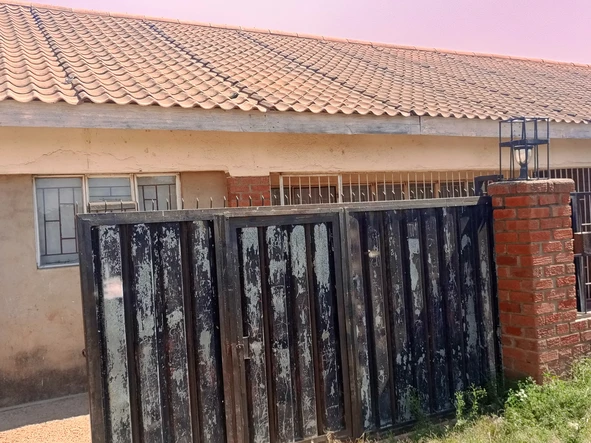 6 Bedroom House