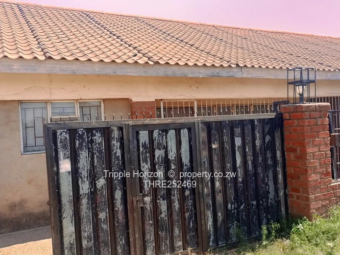 Budiriro 1 house for sale (Sole Mandate)