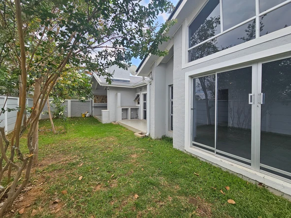 3 Bedroom Flat & Apartment