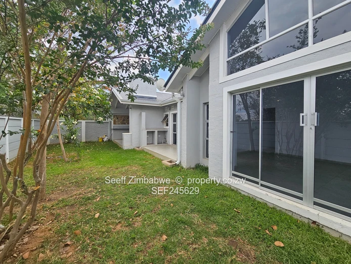 Stunning Modern Residence: Sustainable 3-Bedroom All-Ensuite Home In Athlone, Greendale