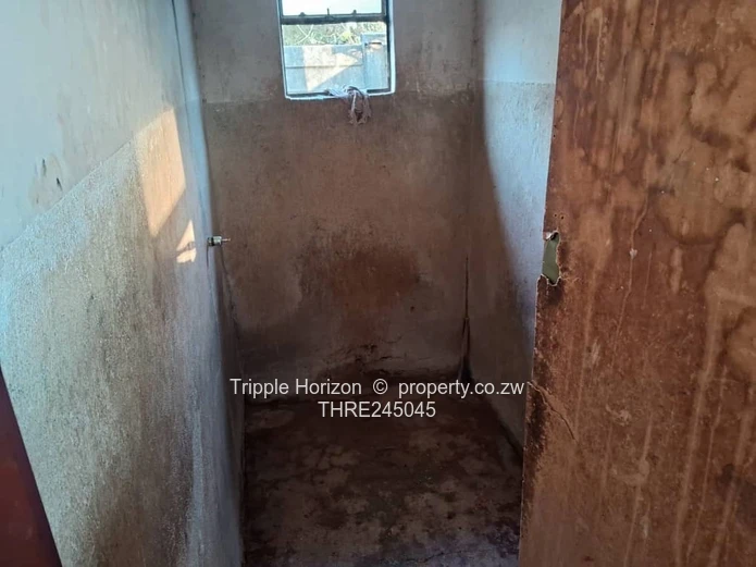 6-Bed Home in Granary Park - Walled, Verandah & Carport