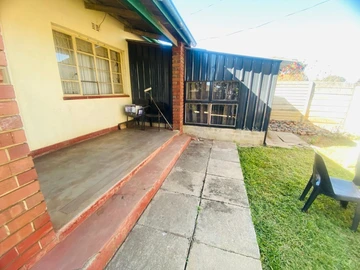 Conviniently Located Offices To Let