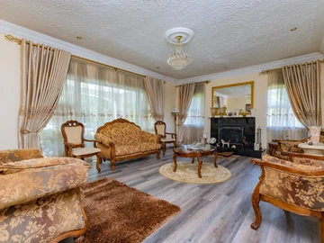 5 Bedroom House