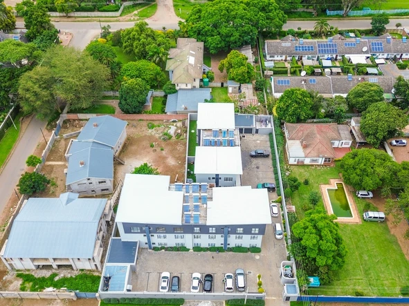 2 Bedroom Flat & Apartment