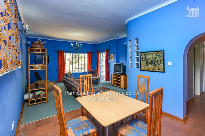Charming Duplex Glen Lorne Apartment!!!