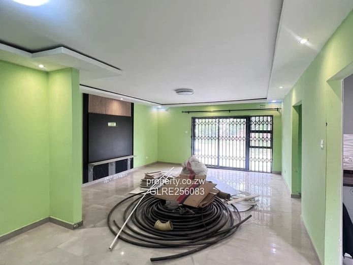 Newly Renovated 4-Bed Flat Bluff Hill - Borehole Included