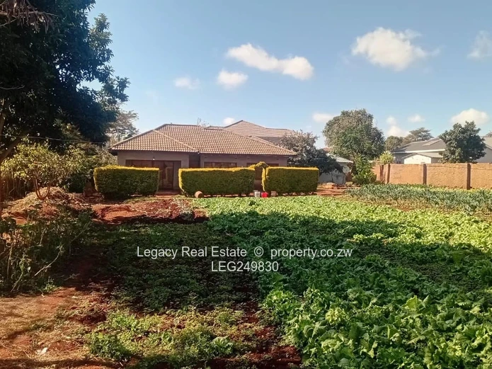 Walled Shawasha Hills 3-Bed on 2,164m² with Borehole