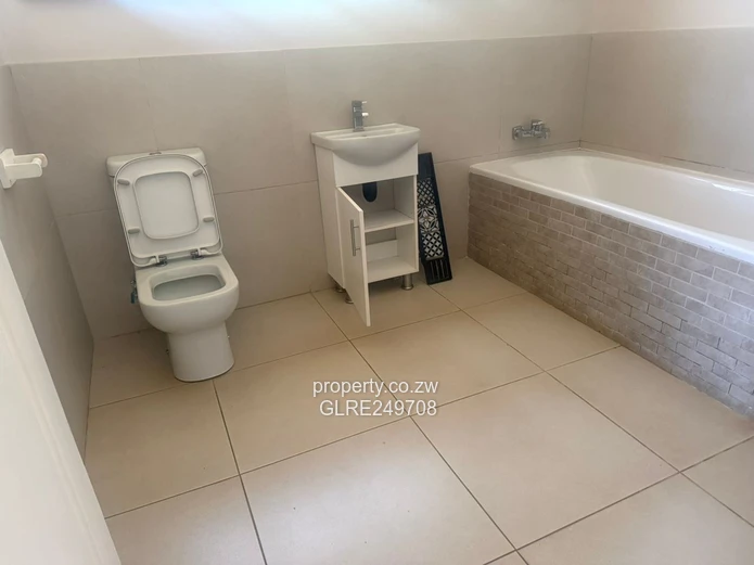 Borrowdale Brooke: 3-Bed Home with Pool & Borehole