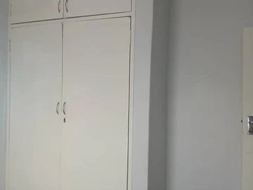 2 Bedroom Flat & Apartment