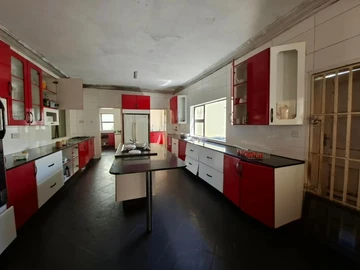7 Bedroom House