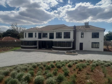 6 Bedroom House
