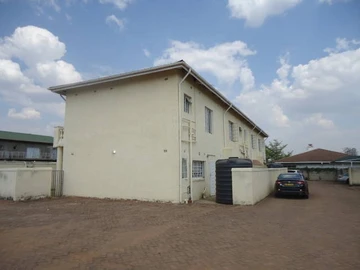 2 Bedroom Flat & Apartment