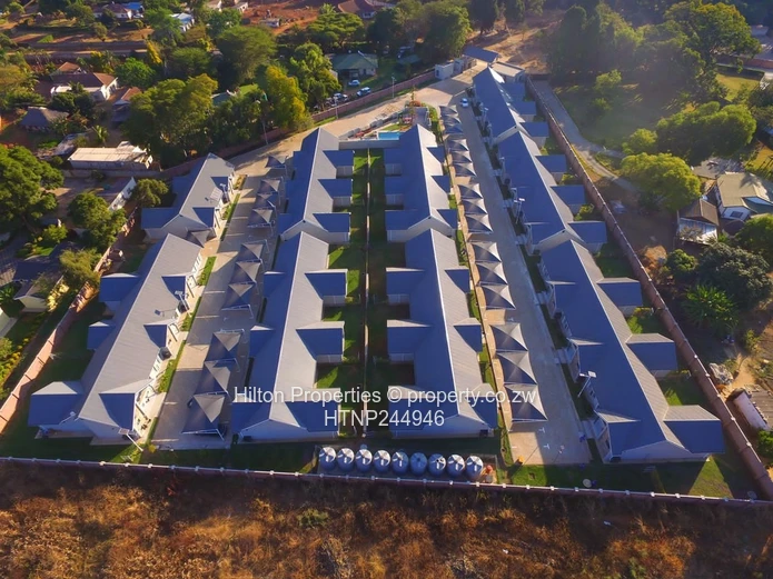 Modern 3ed Garden Flat in Meyrick Park — Pool & Borehole