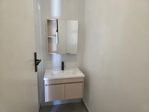 2 Bedroom Flat & Apartment