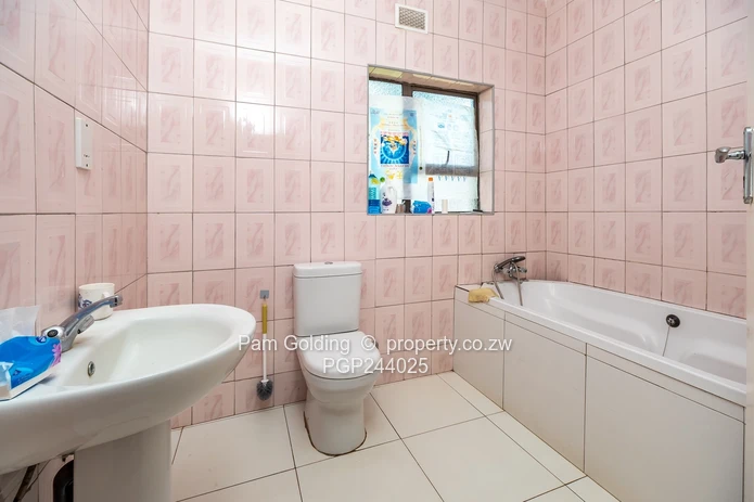 Stunning Family Home In New Pomona (Near Vainona) (Sole Mandate)