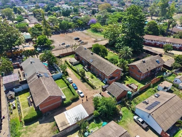 2 Bedroom Flat & Apartment
