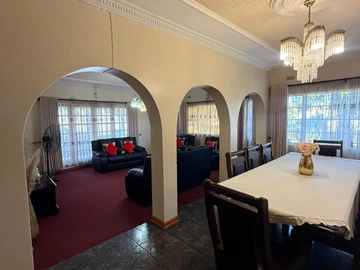 6 Bedroom House