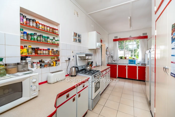 Handsome, High-end House in the Highly Habitable, Historic Hatfield!