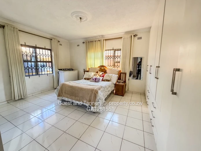 4-Bedroom House For Sale in Fairview, Westgate