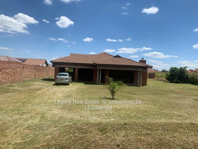 4-Bed Townhouse Complex — Expansive Garden & Verandah in Sandton Park
