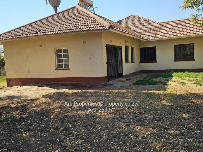 House To Rent – Waterfalls