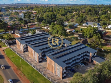 2 Bedroom Flat & Apartment