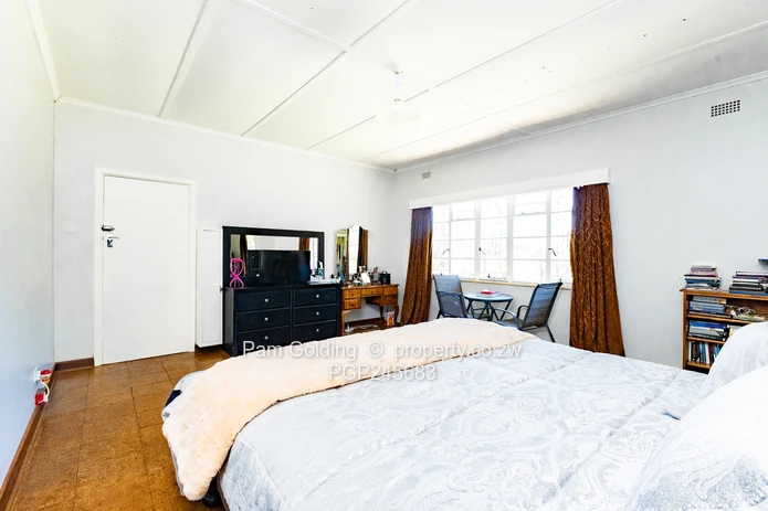 Charming Double-Storey Residence in Alexandra Park For Sale (Sole Mandate)