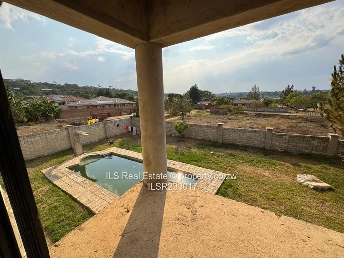 Spacious 6-Bed Shell House with Pool in Crowhill Views