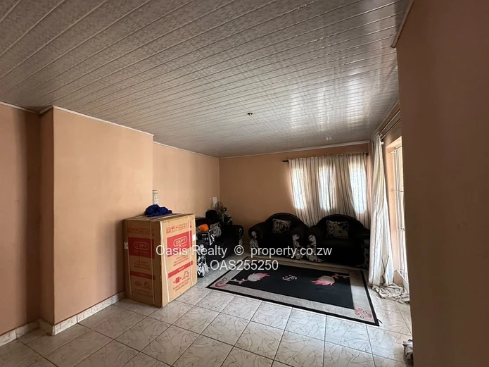 Home To Let In Mainway Meadows