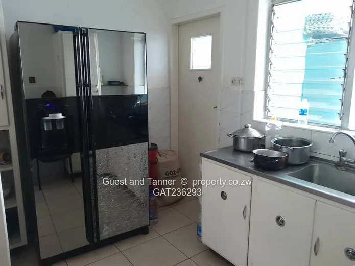 Modern 2-BR Flat for Sale at Chelmscote Mansion, Bainnes Ave – Borehole, Elevator & Sectional Title