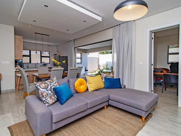 3 Bedroom Flat & Apartment