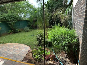 2 Bedroom Flat & Apartment