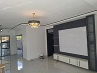 4 Bedroom Flat & Apartment